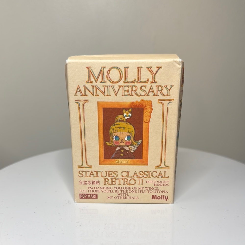 Molly Anniversary Statue classical Retro Two Pop Mart